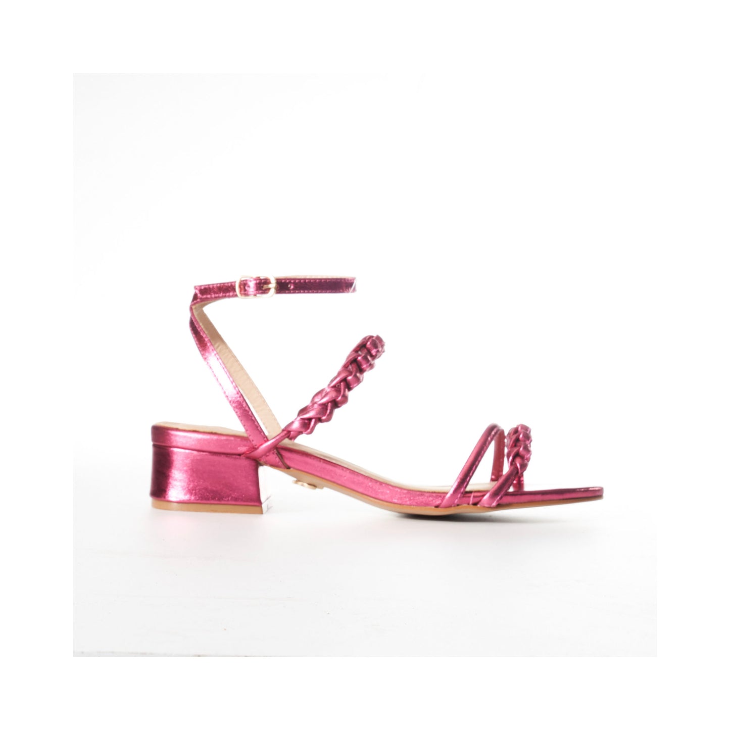 Cara Flat